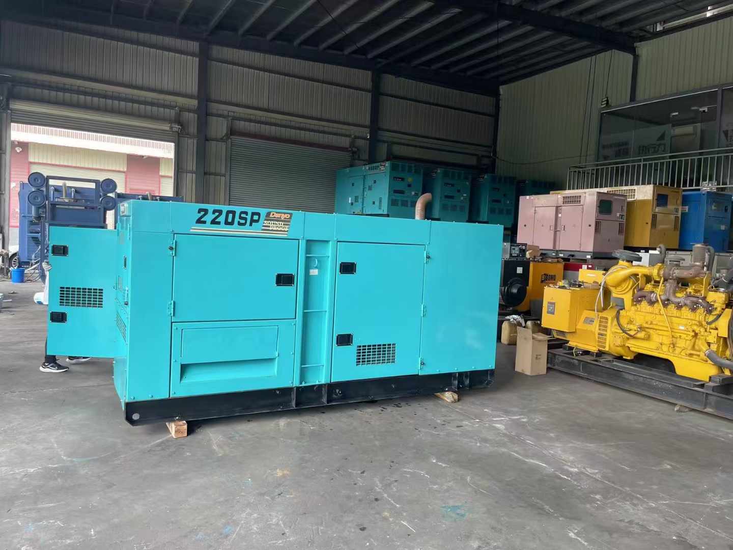 瓜州柴油发电机组长期不间断运行时，如何监控其温度和压力？