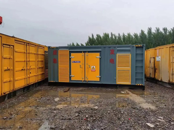 瓜州柴油发电机如何判断干式空气滤清器是否需要更换？