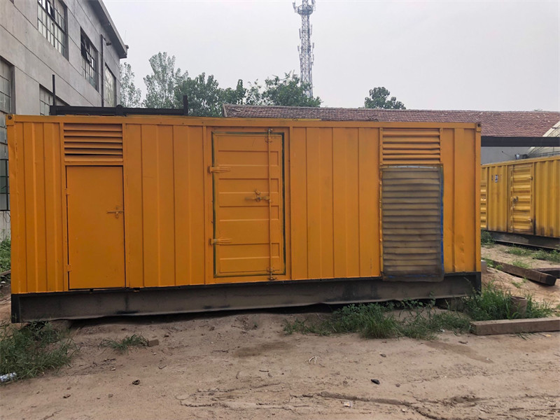 瓜州发电机出租进行负载测试时，电瓶电量不足的具体判断标准是什么？